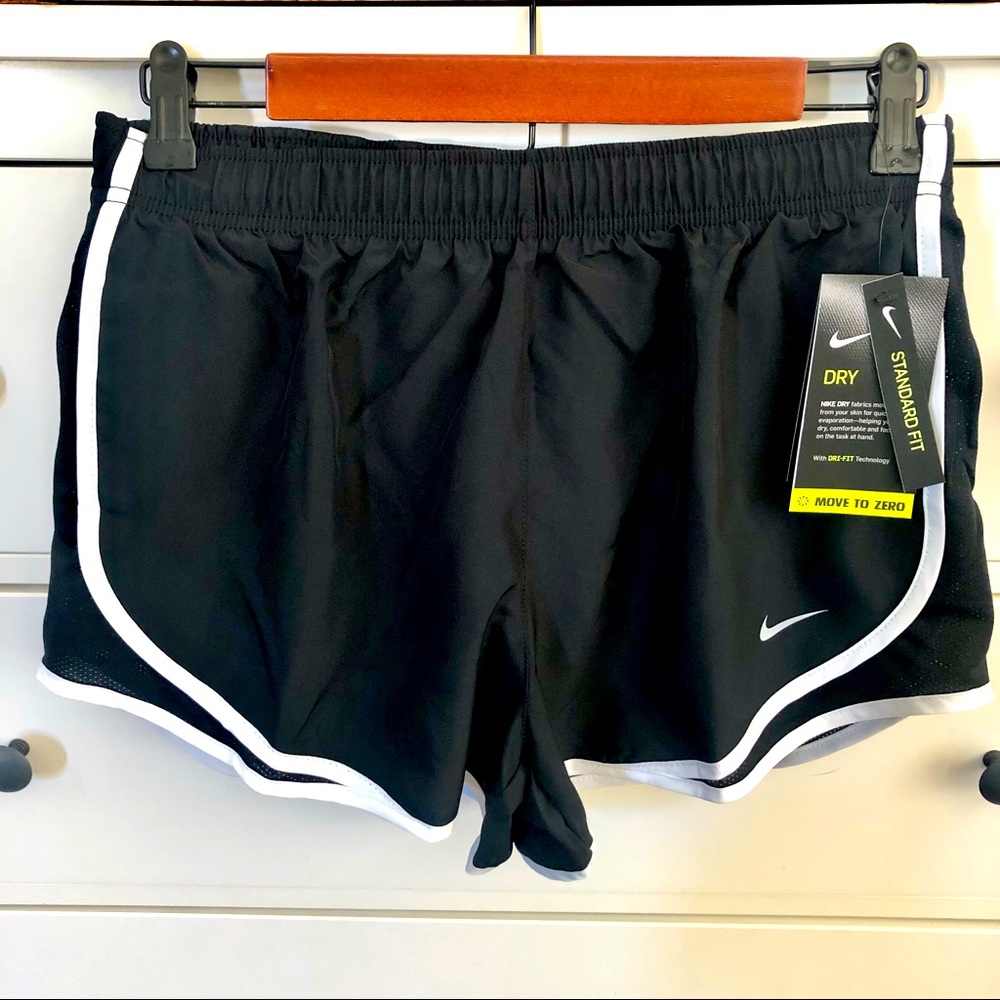NWT Nike Dri-FIT 3.5” Tempo Black Running Shorts